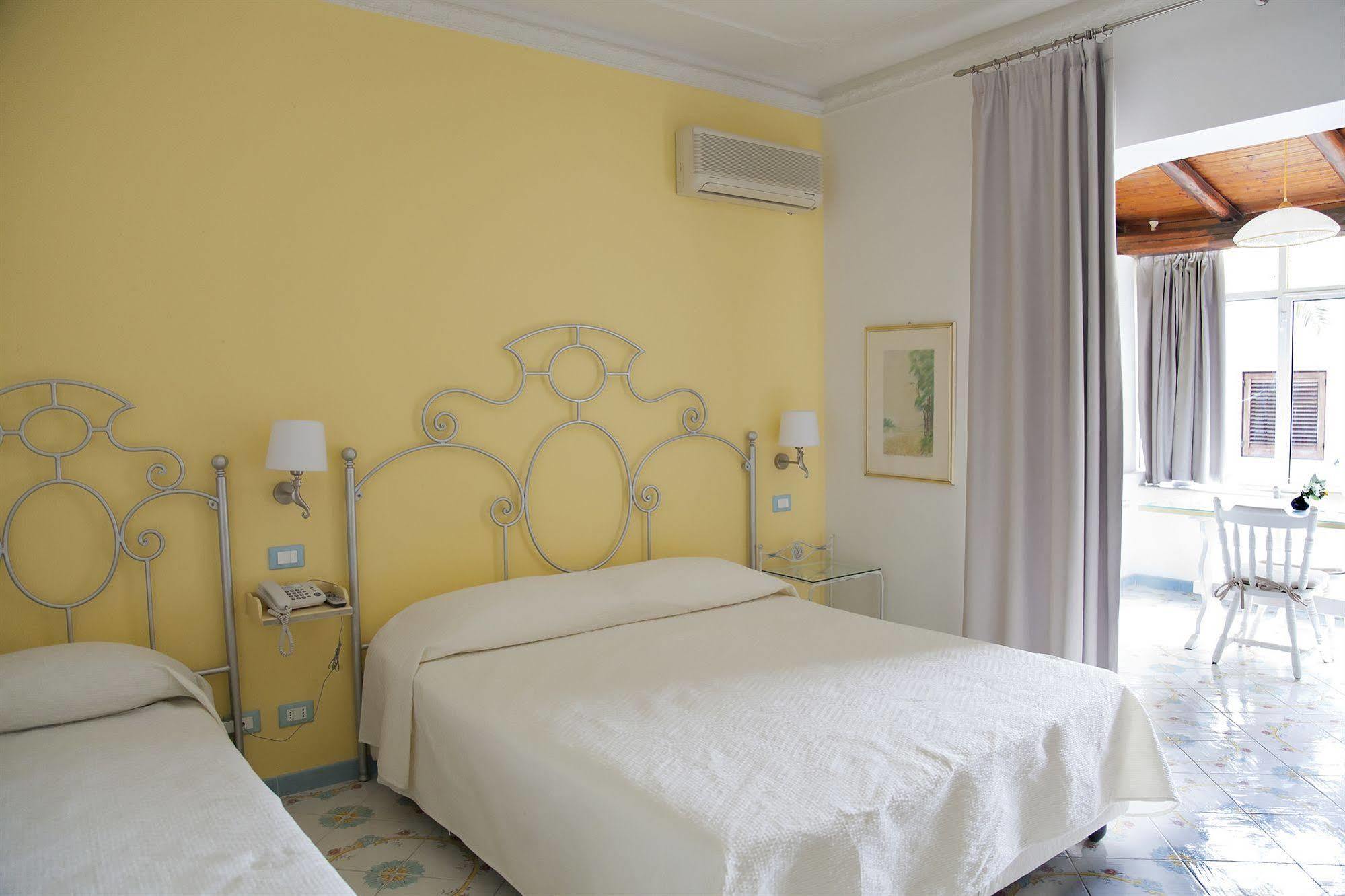 Hotel Residence Mendolita Lipari  Eksteriør bilde